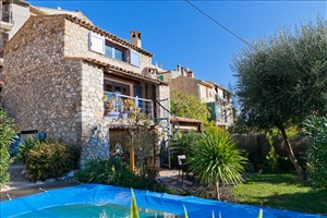 MAISON DE CHARME AVEC SUPERBE VUE, PISCINE ET PARTIE SEPAREE POUR LES INVITES