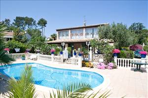 RARE  SAINT-RAPHAEL PROCHE COMMERCES 5 MINUTES CENTRE VILLA DE QUALITE