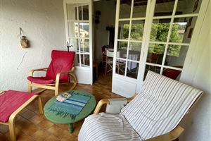 BYHUS MED TERRASSE I SEILLANS